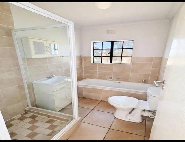 2 BEDROOM TOWNHOUSE FOR SALE IN MEYERTON CENTRAL